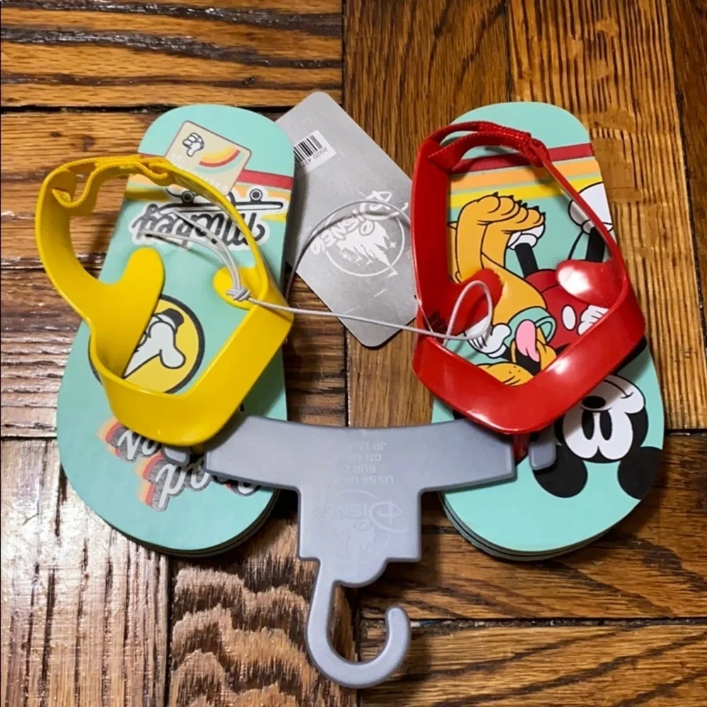 NWT Disney Mickey Mouse sandals size: 5/6 baby